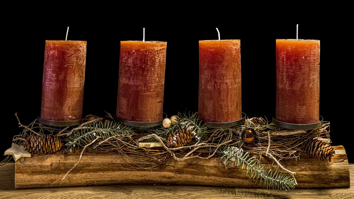 Festive Wood Candle Holder Decorations