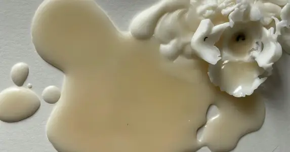 Como quitar la cera de los muebles Formas probadas.webp
